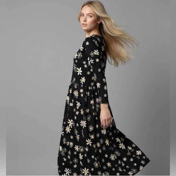 Navy Maxi Floral Dress - Picture 4 of 6